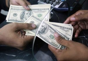 استارت بازار ارز با کاهش قیمت‌ها/دلار ۷۹ هزار تومان شد