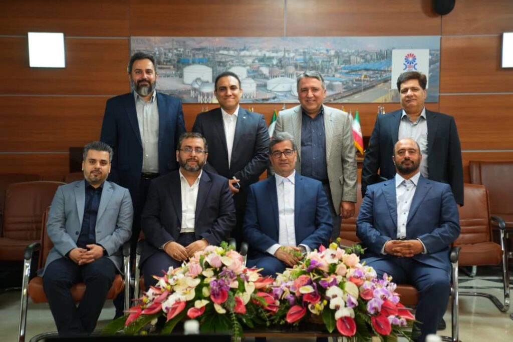 نشست هم اندیشی معاونان مالی ادوار شرکت پتروشیمی جم