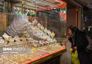 پیش‌بینی کاهش قیمت طلا و سکه طی روزهای آینده/ سکه ۷.۷ میلیون تومان ارزان شد