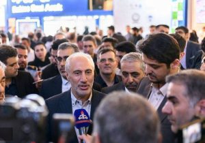 صنعت نفت موتور محرک اقتصاد کشور است