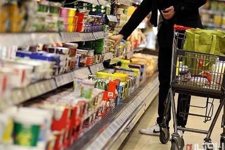 دلار ۲۳ هزار تومان ارزان شد؛ چرا کالاها گران ماندند؟
