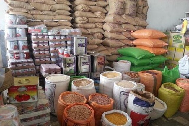 بنکداران از تاثیر مستقیم نوسانات ارزی بر قیمت کالاهای اساسی خبر دادند