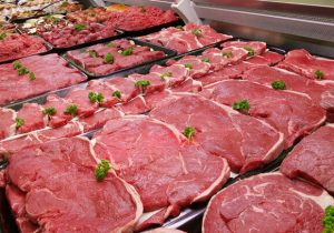 بازار گوشت در دست دلالان؛ وارداتی‌ها هم دیگر ارزان نیستند