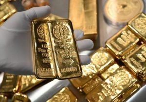 طلای جهانی برای نفس گیری ایستاد