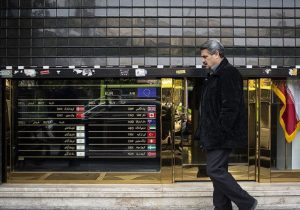 اقتصاددان‌ها علت اصلی نوسانات اخیر دلار را تشریح کردند