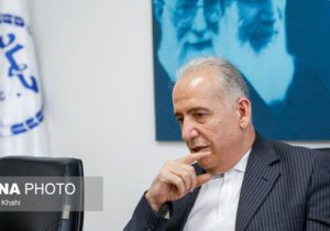 تشدید مالیات در شرایط رکود تورمی تصمیم درستی نیست