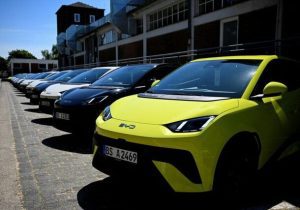 رشد فروش جهانی خودروهای برقی به کف رسید