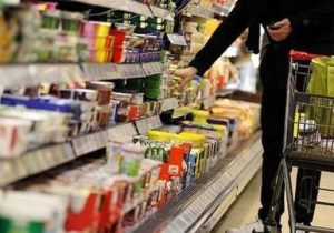 هیچ کمبودی در بازار نیست/ با گران‌فروشی مرغ برخورد می‌شود
