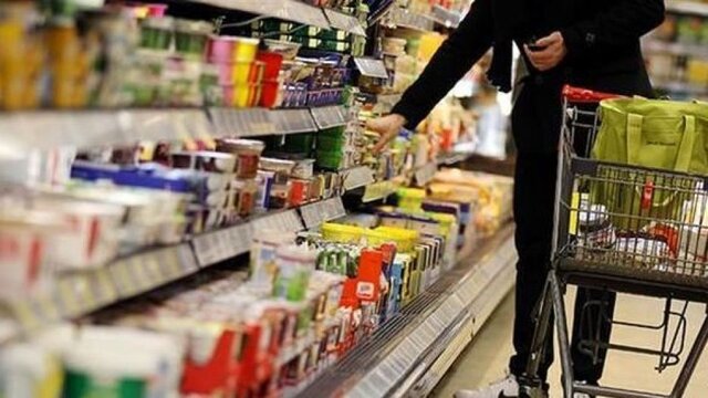 هیچ کمبودی در بازار نیست/ با گران‌فروشی مرغ برخورد می‌شود