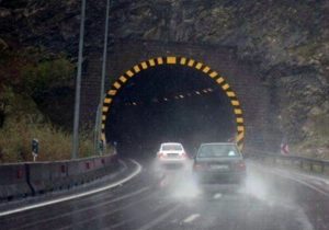 برف و باران در جاده های کشور/ترافیک سنگین در برخی محورها