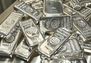 نقره به بالای ۱۰۰ دلار صعود کرد