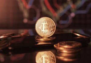 بیت‌کوین نتوانست بالای ۷۰ هزار دلار بماند