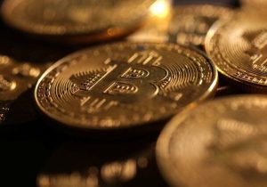 سقوط قیمت بیت‌کوین پس از تجاوز هوایی آمریکا-اسرائیل به ایران