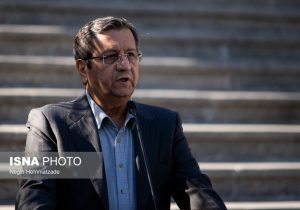 همتی: با وجود دشواری‌ها، مسیر بهبود اقتصادی ادامه دارد
