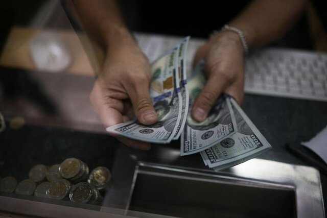 آخرین قیمت دلار در بازار آزاد و رسمی