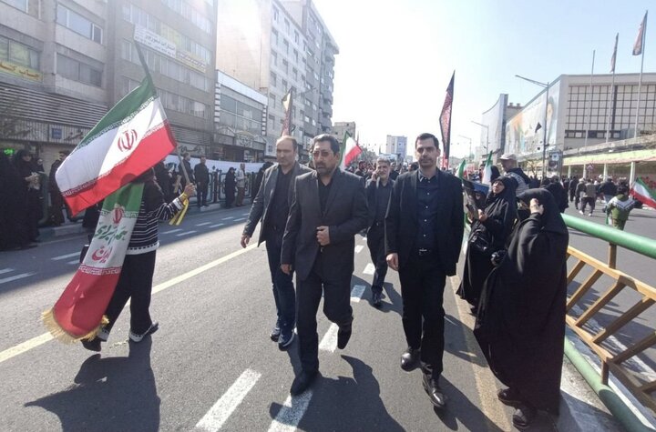 اتابک : راه شهدای ناوشکن دنا و سرداران بزرگ ایران با همان صلابت ادامه دارد