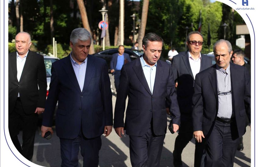 پیشگامی بانک صادرات ایران در بازسازی اکوسیستم دانش‌بنیان؛ حمایت راهبردی از آموزش عالی و پیوند دانشگاه، صنعت و اقتصاد در دوران پساجنگ/ تأکید قربان اسکندری بر توسعه آموزش عالی در دوران پساجنگ با رویکرد حمایت بانکی از اقتصاد دانش‌بنیان و فناوری