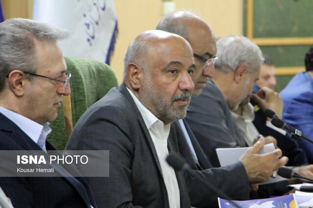 سفر وزیر کار به عسلویه برای بازدید از خسارت‌های جنگ