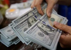 چرا مقاومت دلار شکست؟/ نرخ ارز برای بانک مرکزی قابل کنترل است
