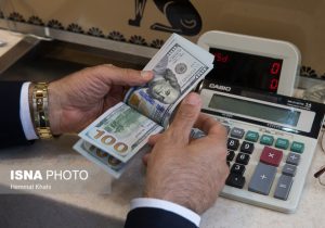 برخورد با ۱۱ رئیس شعبه متخلف در بازار ارز و طلا/ جریمه ۱۰ مؤسسه اعتباری