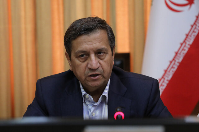 تذکر جدی همتی به بانک‌ها: با اشخاص مظنون به پولشویی برخورد قضایی می‌کنیم