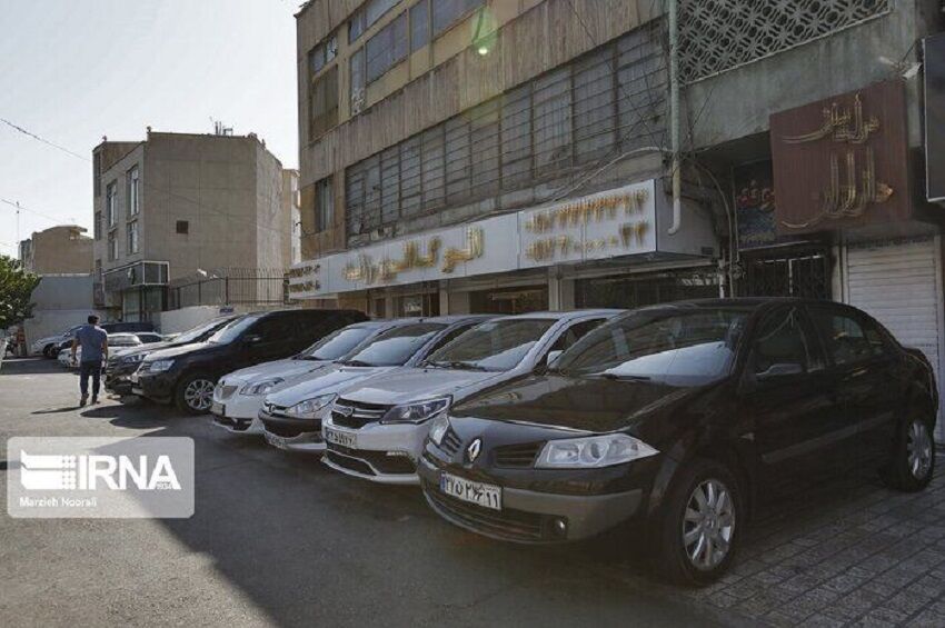 نیمی از سود تولید تا مصرف خودرو به جیب واسطه گران می رود