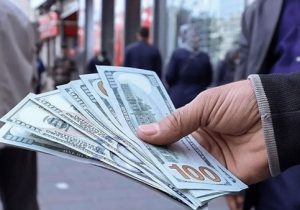 چرا دلار ۲۲۰ هزار تومان شد؟