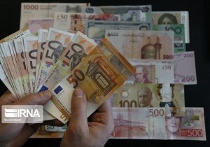 کاهش وابستگی به دلار نیازمند ایجاد نظام حرفه‌ای مدیریت چندارزی است